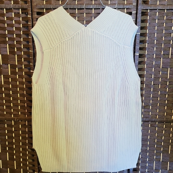 H&M Cream Sleeveless Knit Top - Picture 4 of 4